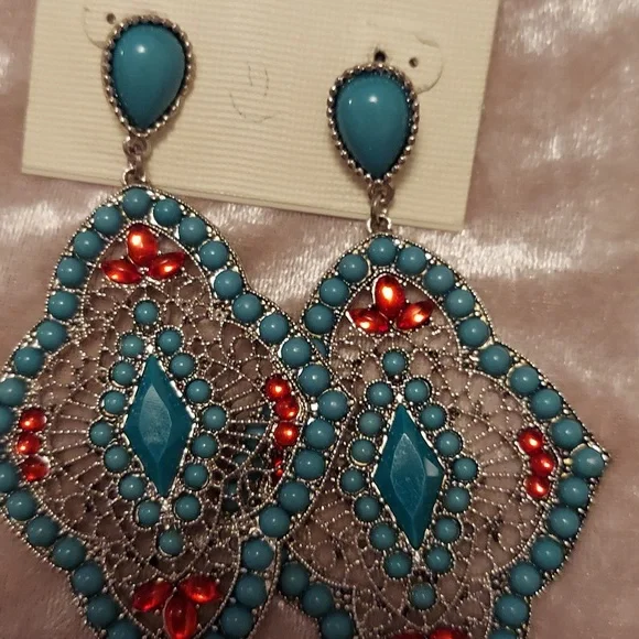 Jewerly - Picture 2 of 3